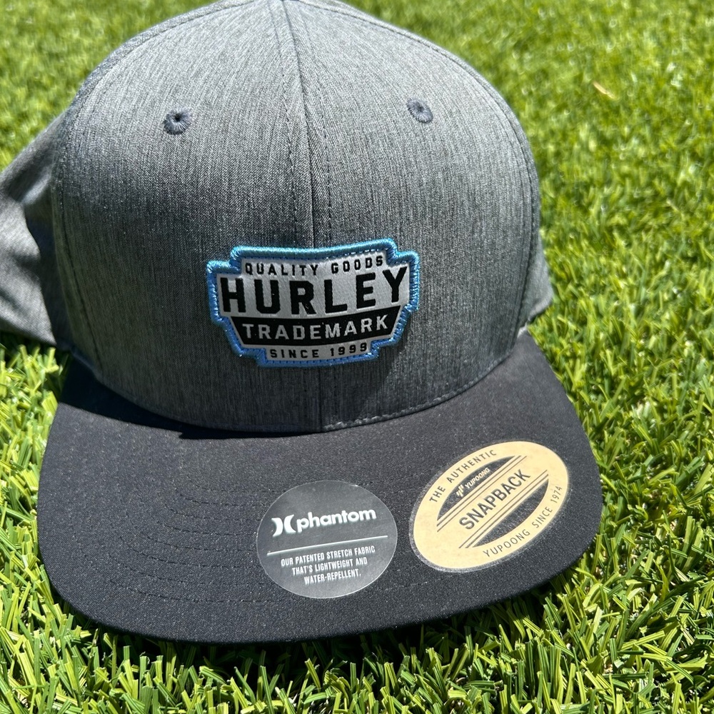 ✨ACCEPTING OFFERS✨ Hurley Gray Snapback
